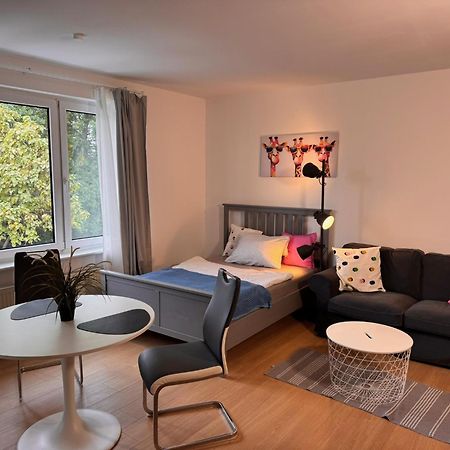 Fc-Apartmenthaus Falkensee Mit Grossem Garten Und Pkw Stellflaechen エクステリア 写真