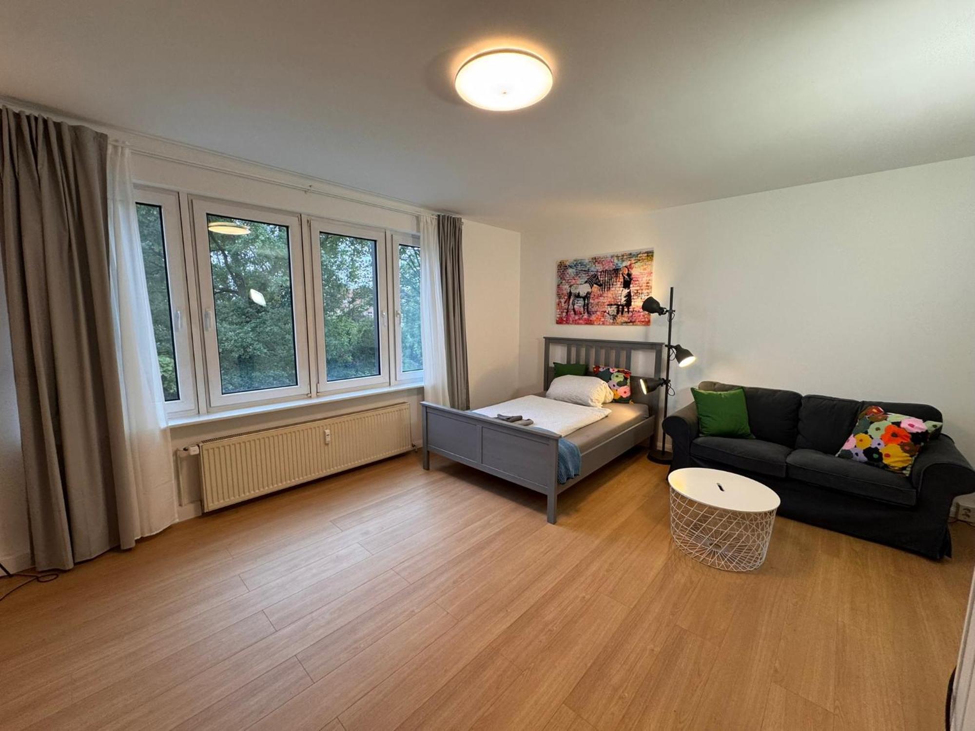 Fc-Apartmenthaus Falkensee Mit Grossem Garten Und Pkw Stellflaechen エクステリア 写真