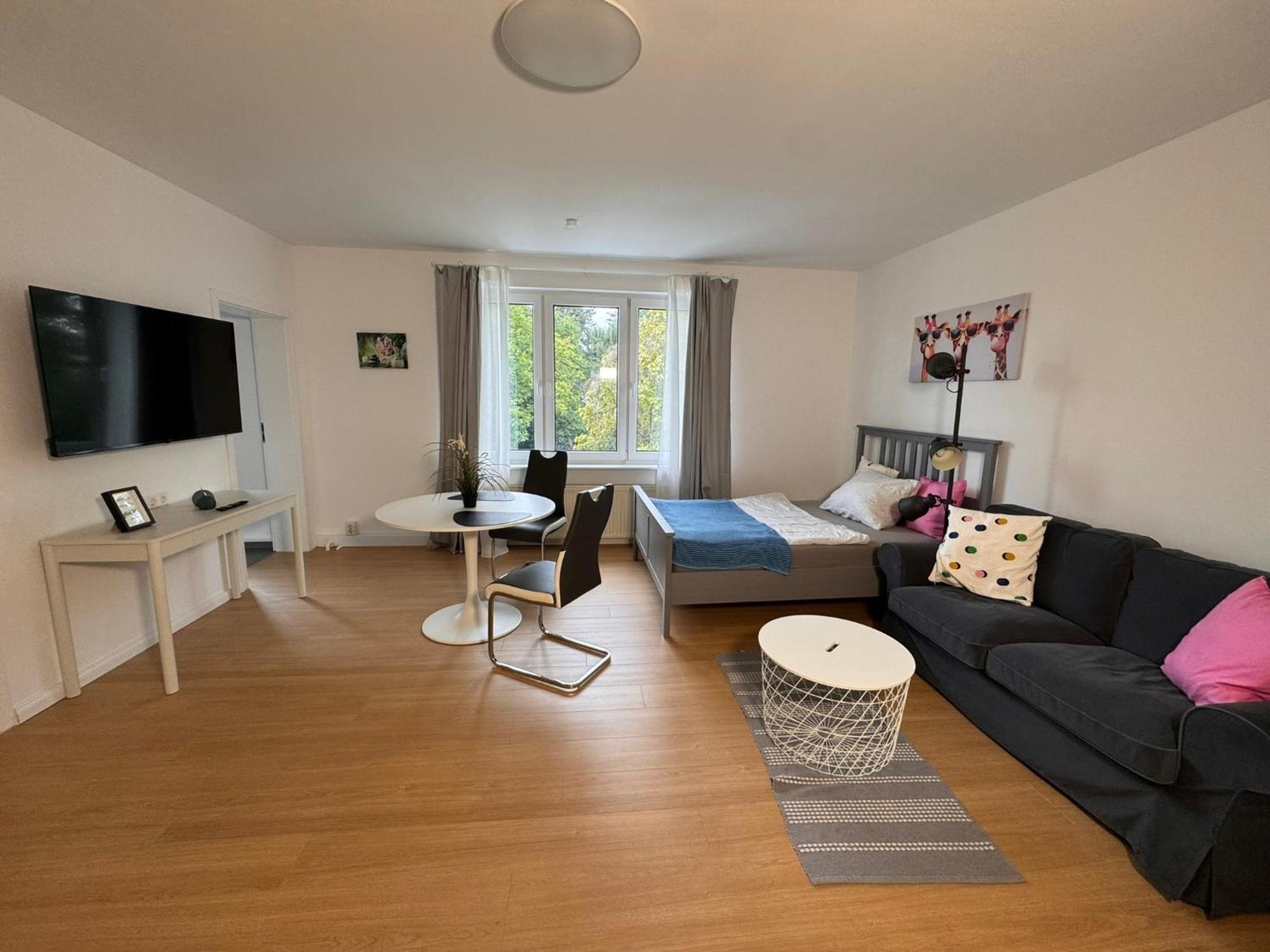 Fc-Apartmenthaus Falkensee Mit Grossem Garten Und Pkw Stellflaechen エクステリア 写真